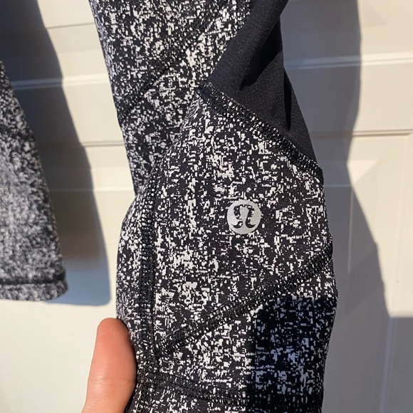 🍋 Lululemon athletica Black and White Cropped Pants - Picture 10 of 11